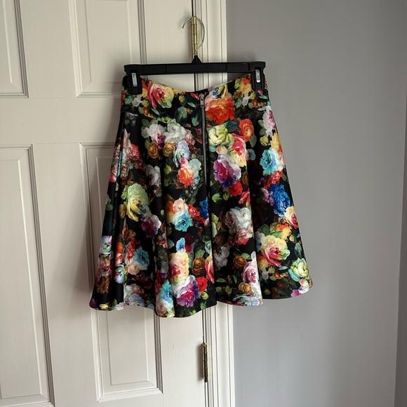 Design Lab floral skirt - Picture 2 of 3